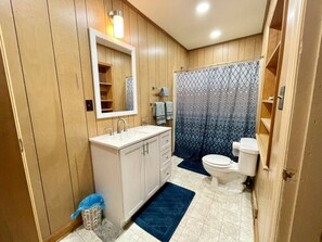 Hair dryer - Cozy House for Business or Weekend Hideaway (High Point)