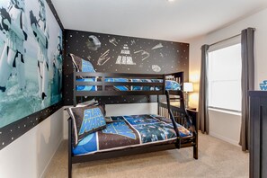 5 bedrooms, iron/ironing board, WiFi, bed sheets