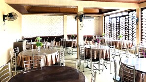 Outdoor banquet area - Trinco Prasanna Resort (Trincomalee)