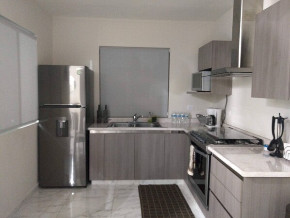 Fridge, microwave, oven, stovetop