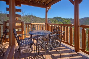 Outdoor dining - A View to Thrill | Game Room • Hot Tub • Views! (Sevierville)