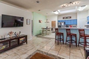 Dining - Private Heated Pool, Big Hot Tub, Fenced Yard, Fire Pit, 6 TVs, & Stone Floors (Crowley)