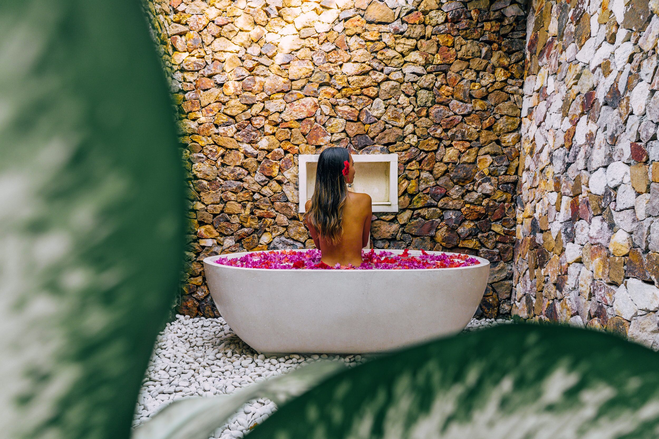 Deluxe Beachfront Bungalow | Deep soaking bathtub