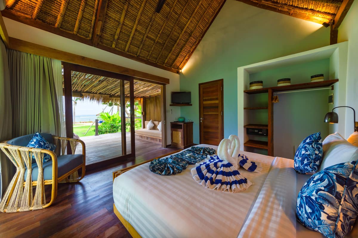 Deluxe Beachfront Bungalow