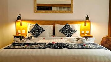 Deluxe Beachfront Bungalow | 1 bedroom, premium bedding, minibar, in-room safe
