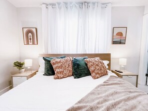 3 bedrooms, desk, iron/ironing board, travel cot