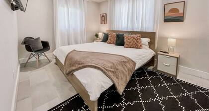 Sweet & Cozy Naples Park House