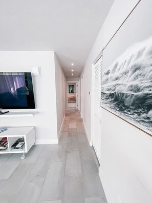 Interior - Cozy Cottage Near Vanderbilt Beach (Naples)