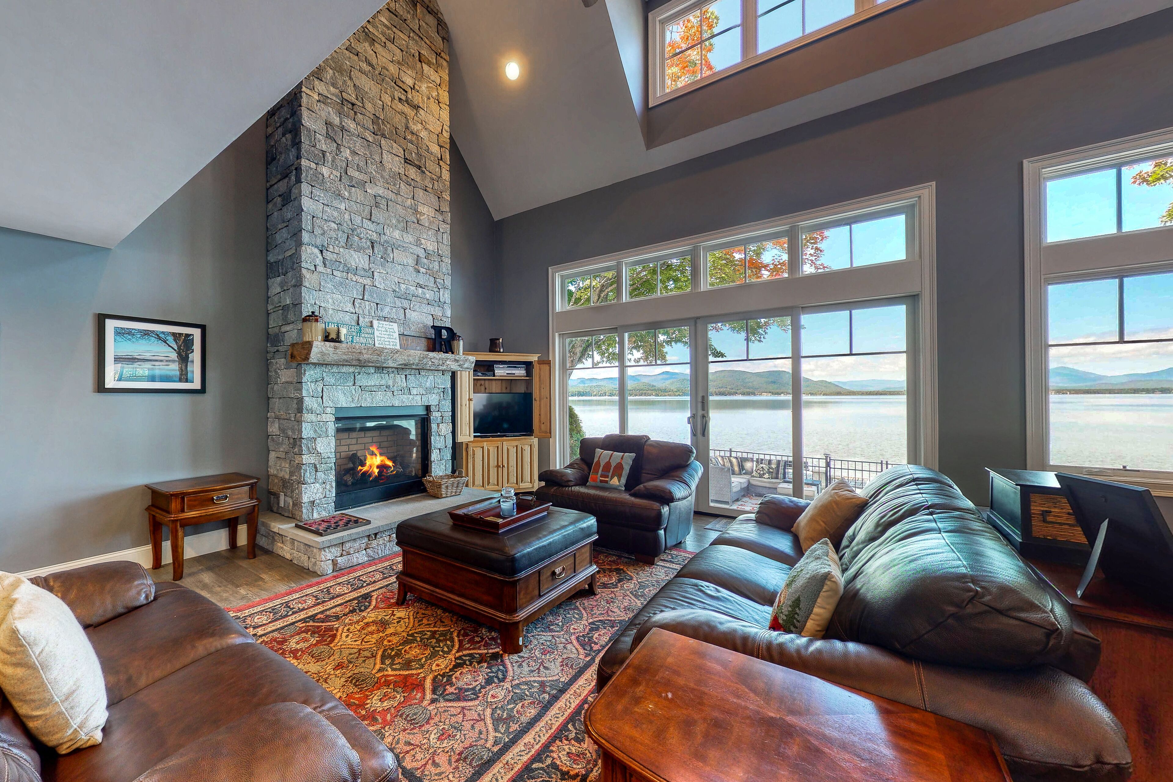 電視、DVD 播放機、書籍、音響