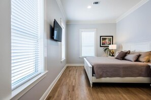 3 habitaciones, tabla de planchar con plancha y acceso a internet