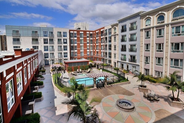 Exterior - Gaslamp Condo Downtown, Free Parking, Pets stay free (San Diego)