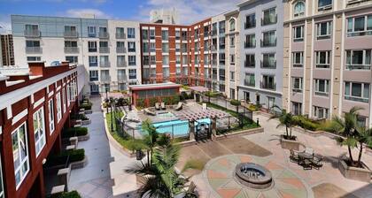 Gaslamp Condo Downtown, Free Parking, Pets stay free