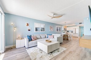 TV, offices - OCEAN'S REACH 2A2: 2-Bedroom, Gulf-Front/Corner Unit, All Amenities Open! (Sanibel Island)