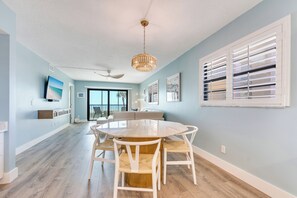 Interior - OCEAN'S REACH 2A2: 2-Bedroom, Gulf-Front/Corner Unit, All Amenities Open! (Sanibel Island)
