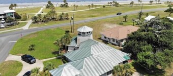 Guiding Light Unit C  2 bedrooms, 2 bathrooms