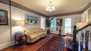 Smart TV, fireplace, DVD player, books