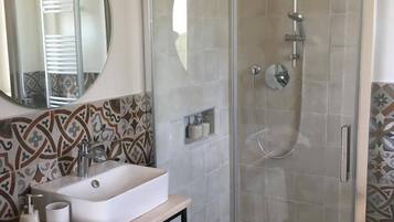 Doppel- oder Zweibettzimmer, Seeblick | Badezimmer