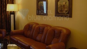 Living area - HOTEL BLUE DIAMOND BOKARO (Chas)