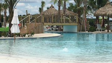 Piscine extérieure, piscine chauffée