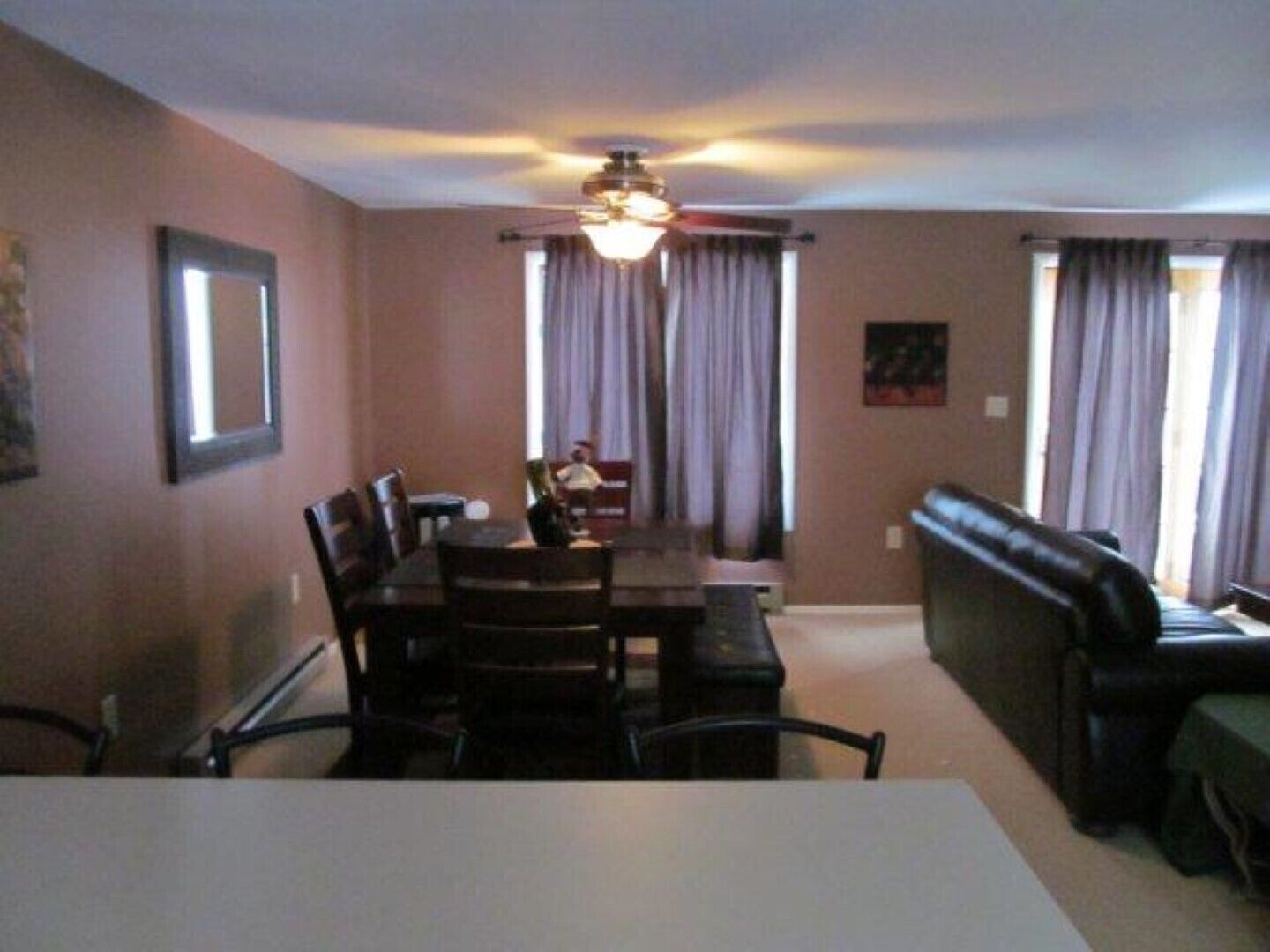 Nicely decorated 2 bedroom w/ extra bedding and AC