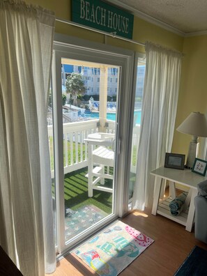 Interior - Perfectly pool side at APATB! King, Full, 2 Twins (Atlantic Beach)