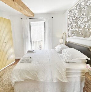 1 bedroom, desk, iron/ironing board, free WiFi