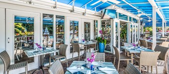 Romslig leilighet ved sjøen med felles badestamp, basseng, tennis og volleyball