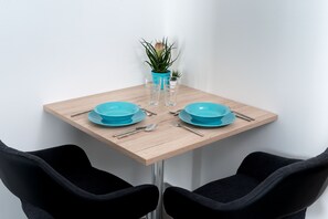 Double or Twin Room, Ground Floor (2) | Living area | Flat-screen TV - Motel24seven (Bruck an der Mur)