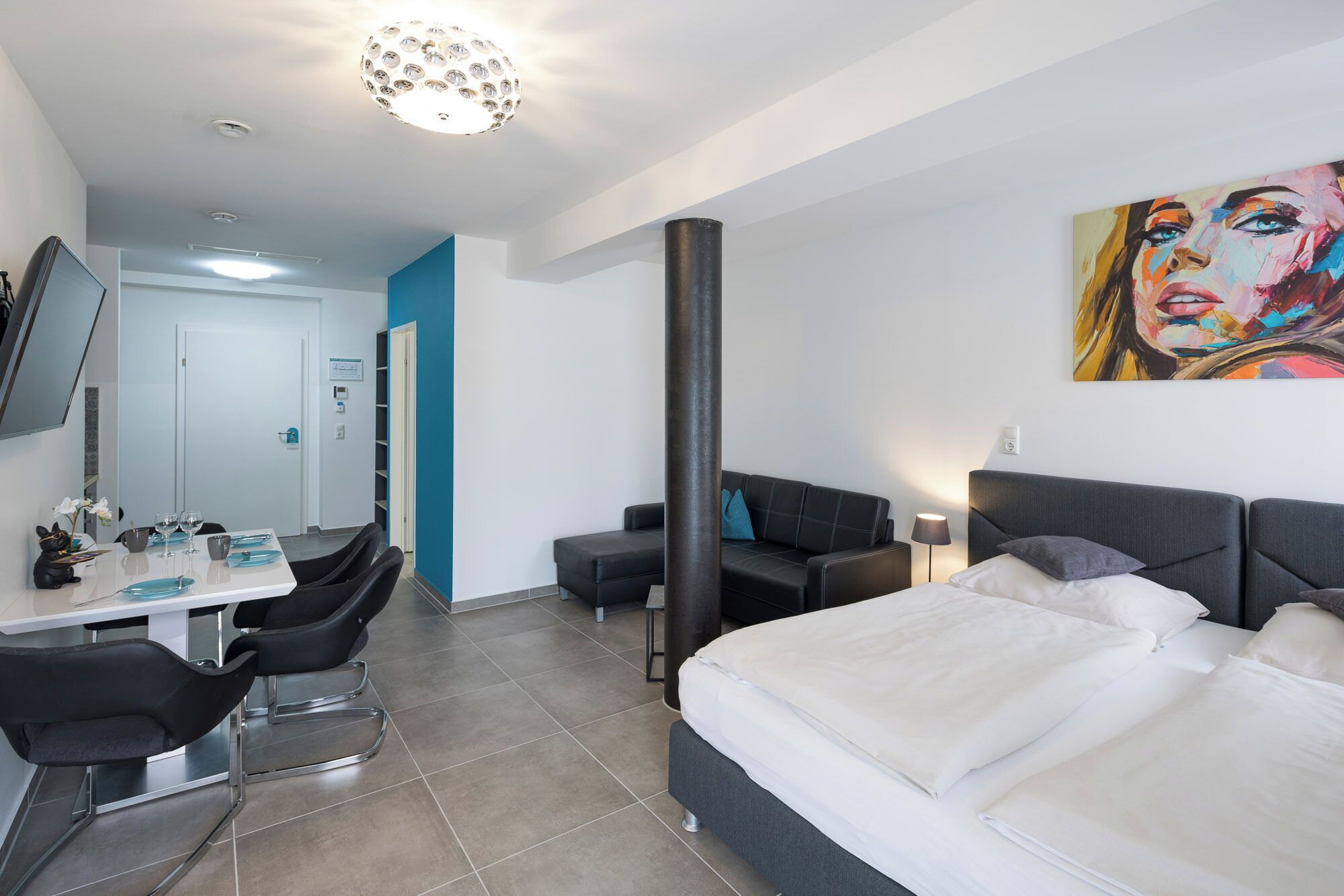 아파트, 1층 (4) | 각각 다른 스타일의 인테리어, 노트북 작업 공간, 암막 커튼, 방음 설비