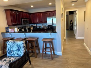 冰箱、微波炉、烤箱、炉灶