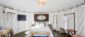Lucky Arrow Retreat: Yurts
