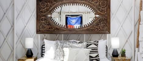 1 bedroom, travel cot, free WiFi, bed sheets