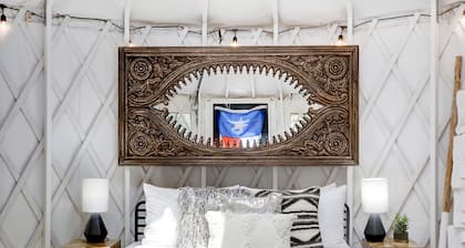 Lucky Arrow Retreat: jurtat