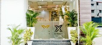 X by Bloom - Manyata