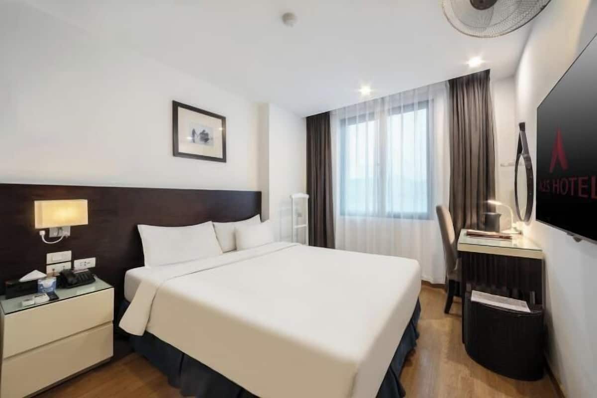 Minibar, in-room safe, blackout curtains, iron/ironing board