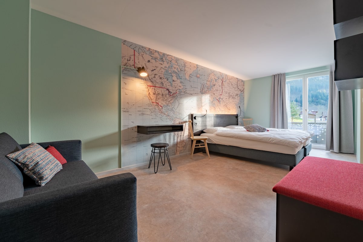 Suite junior, balcón | 1 habitación, ropa de cama hipoalergénica y decoración personalizada