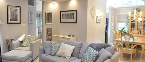 Älytelevisio, takka, DVD-soitin