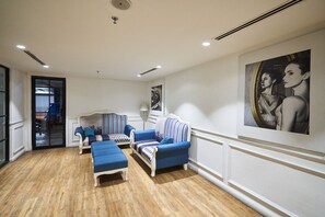 Classic Apartment | Living area