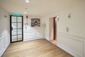 1 bedroom, bed sheets, wheelchair access - OYO Home 44050 Essential Studio Empire Marriot (Petaling Jaya)