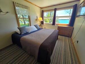 3 bedrooms, bed sheets - Drummond Island Hotel & Vacation Homes - Loons Lagoon (Drummond)