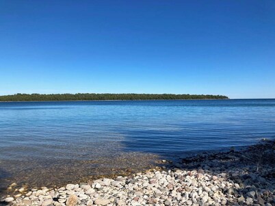 Drummond Island Hotel & Vacation Homes - Loons Lagoon