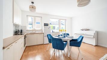 Lägenhet (2/37) | Eget kök | Kylskåp, spishäll, vattenkokare och grytor/köksredskap