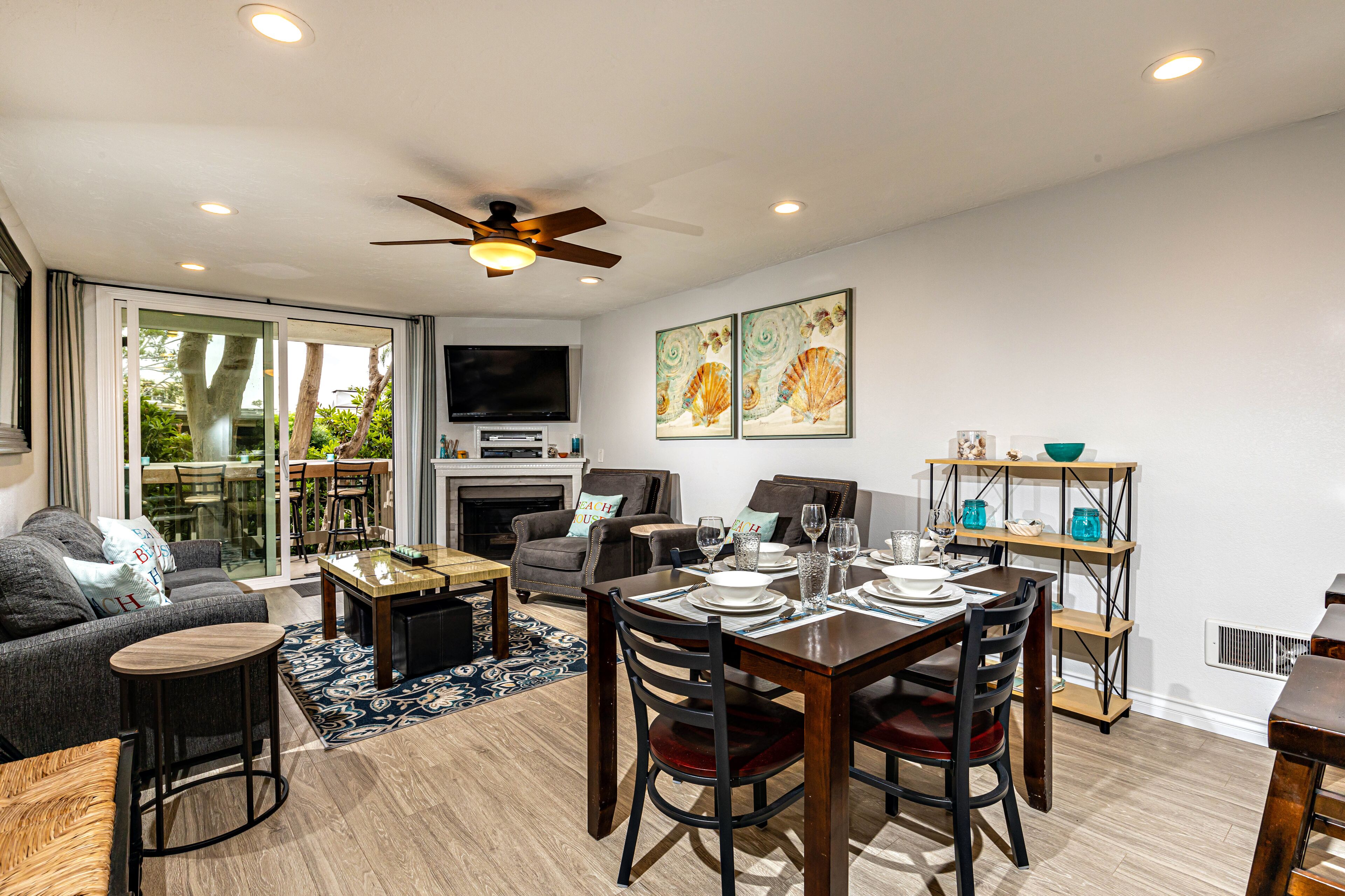 Spectacular Garden Views. A Short Walk To The Beach, Restaurants, And Shops! - Oceanside, CA