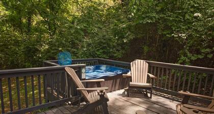 Elise Cabin | Forest Retreat | 5 Mins to Downtown