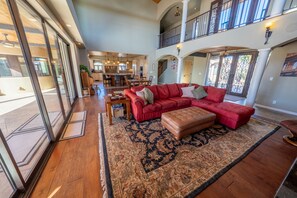 TV, fireplace, DVD player, books