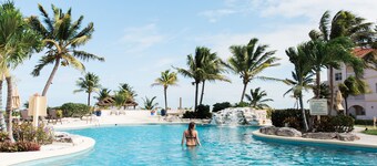 Acceso 1 hab de piscina, jacuzzi, playa privada, amplio, con vistas al océano