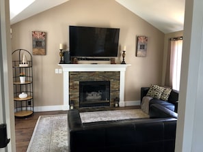 Smart TV, fireplace, Netflix, table football