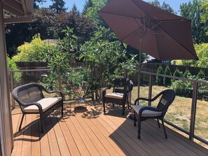 Terrace/patio - Beaverton OR, Four Season Area! Cozy, 3 bedrooms, near everything! Pets Friendly (Beaverton)