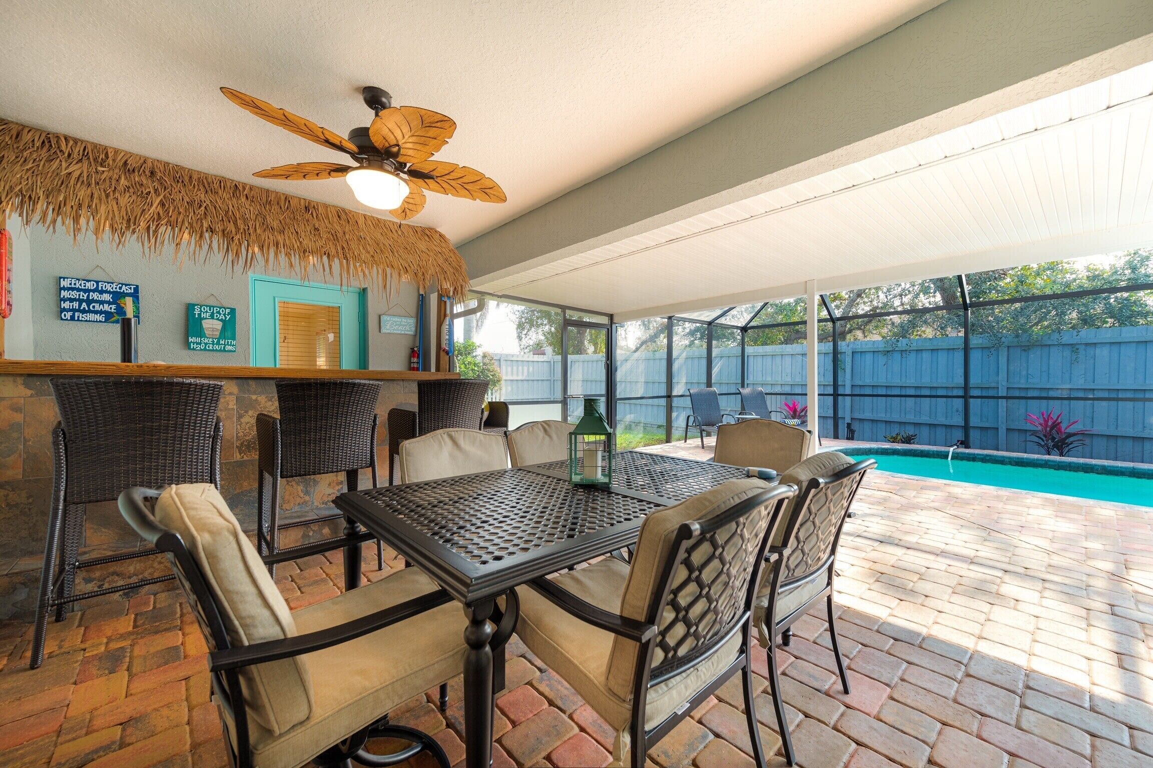 🎣🎏👙☀️🏝 🐟3 Palms Inn- 3 bed heated saltwater pool house with tiki bar! 