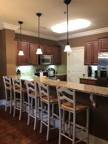 Luxury Rental with View of Football Stadium and 2 Blocks from Toomer's Corner